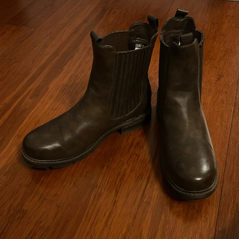LUKEES Chelsea Boot 11
